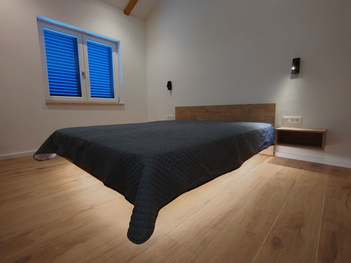 Image No.25-4 Bed Property for sale