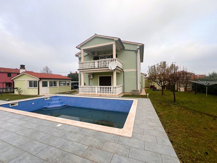 Image No.1-7 Bed Property for sale