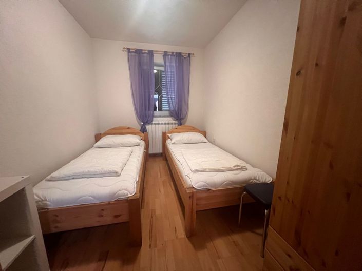 Image No.13-7 Bed Property for sale