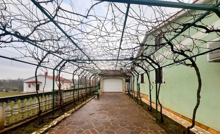 Image No.3-7 Bed Property for sale