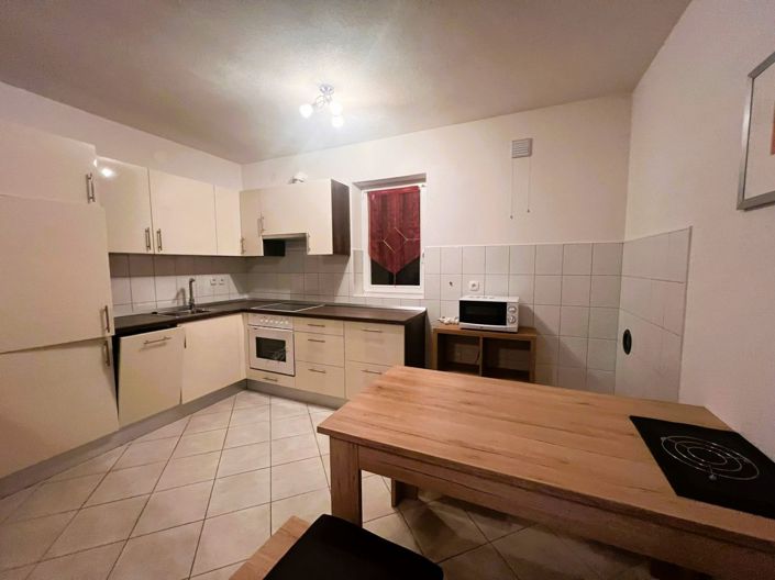 Image No.8-7 Bed Property for sale