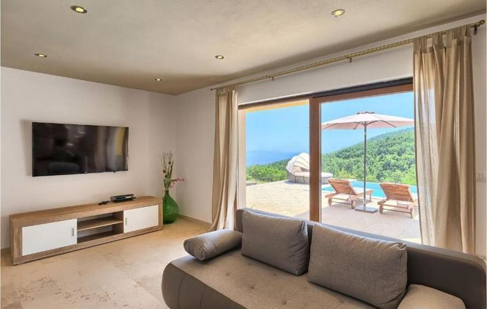 Image No.17-3 Bed Property for sale