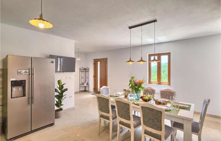 Image No.20-3 Bed Property for sale