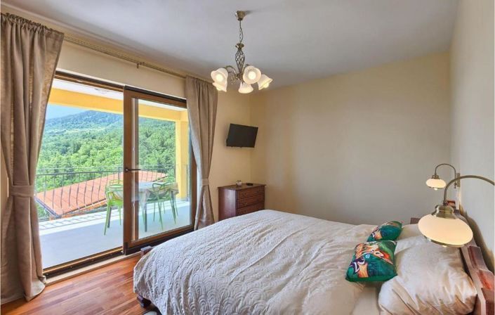 Image No.21-3 Bed Property for sale