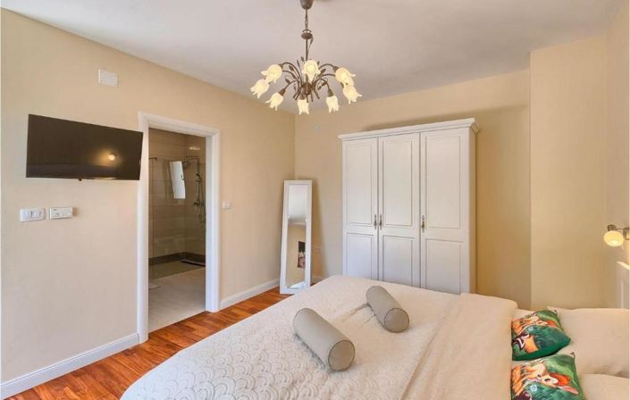 Image No.25-3 Bed Property for sale