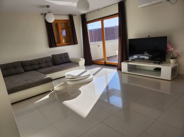 Image No.13-7 Bed Property for sale