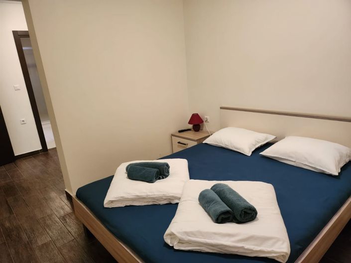 Image No.18-7 Bed Property for sale