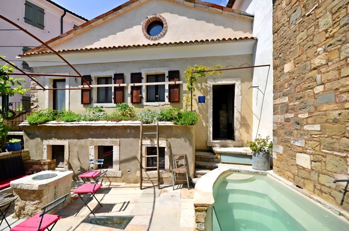 Image No.22-4 Bed Property for sale