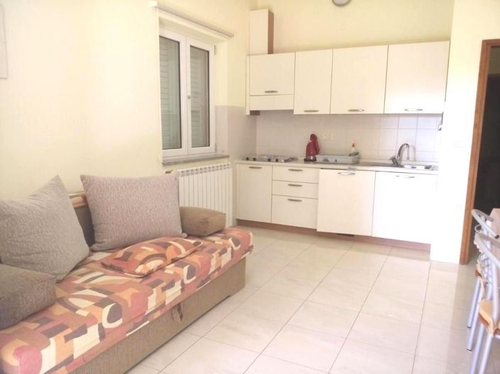 Image No.14-8 Bed Property for sale