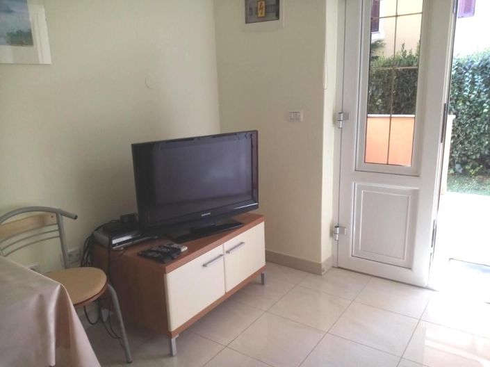 Image No.16-8 Bed Property for sale