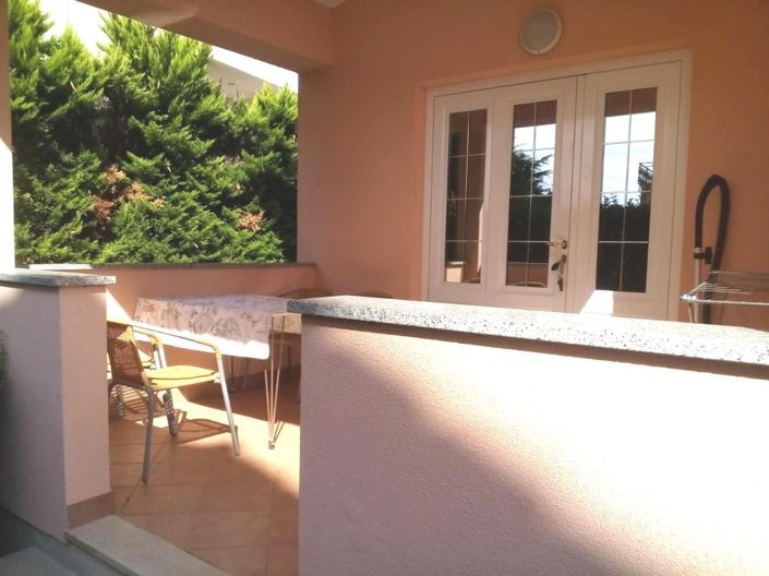 Image No.3-8 Bed Property for sale