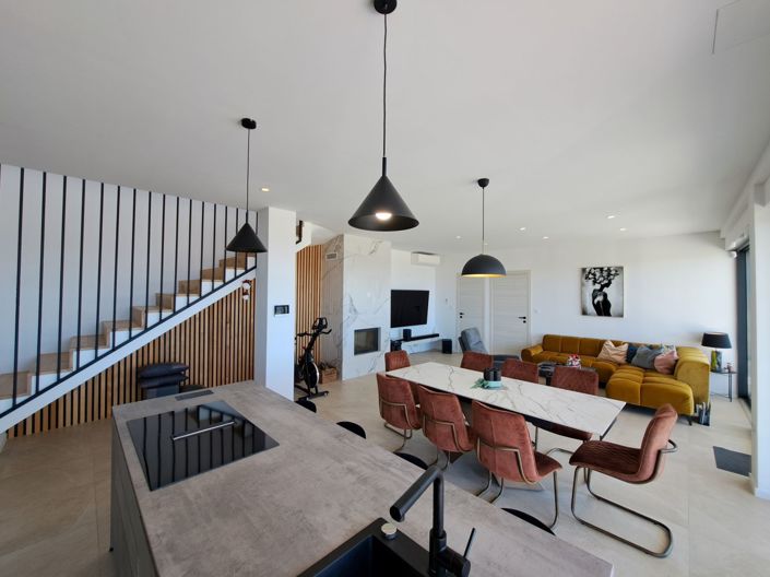 Image No.3-4 Bed Property for sale