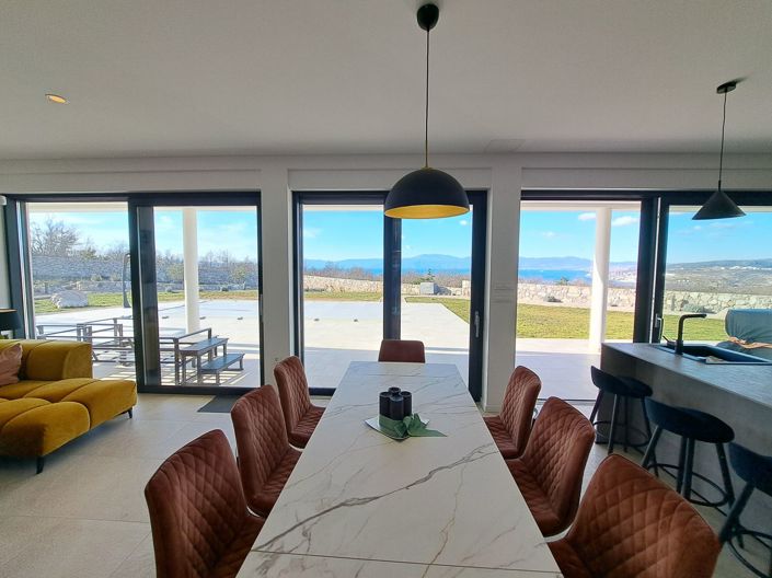 Image No.6-4 Bed Property for sale