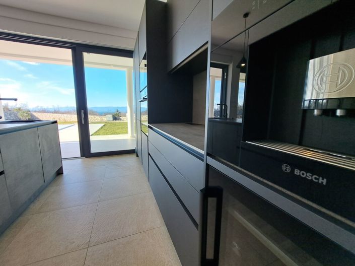 Image No.8-4 Bed Property for sale