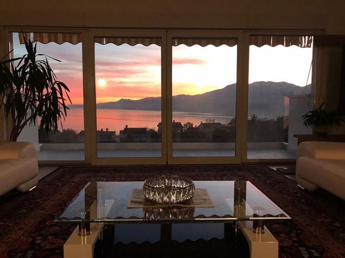 Image No.10-11 Bed Property for sale