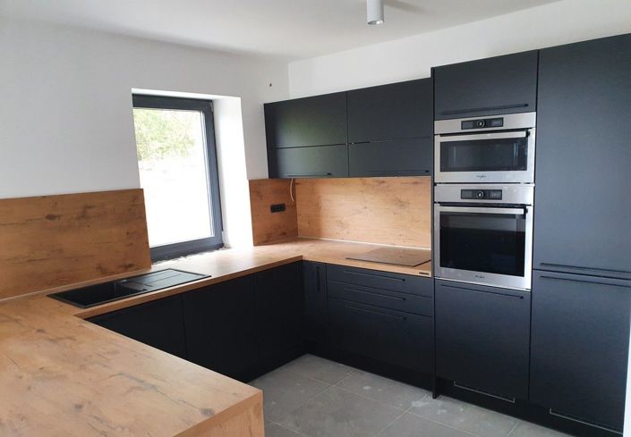 Image No.4-4 Bed Property for sale