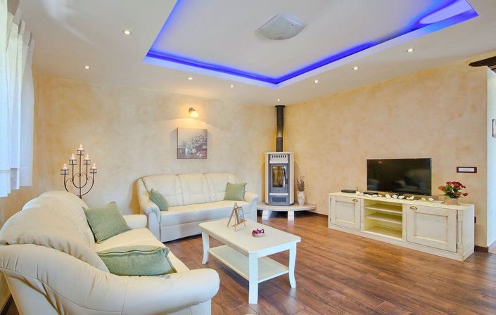 Image No.10-5 Bed Property for sale