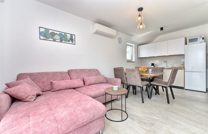 Image No.13-3 Bed Property for sale