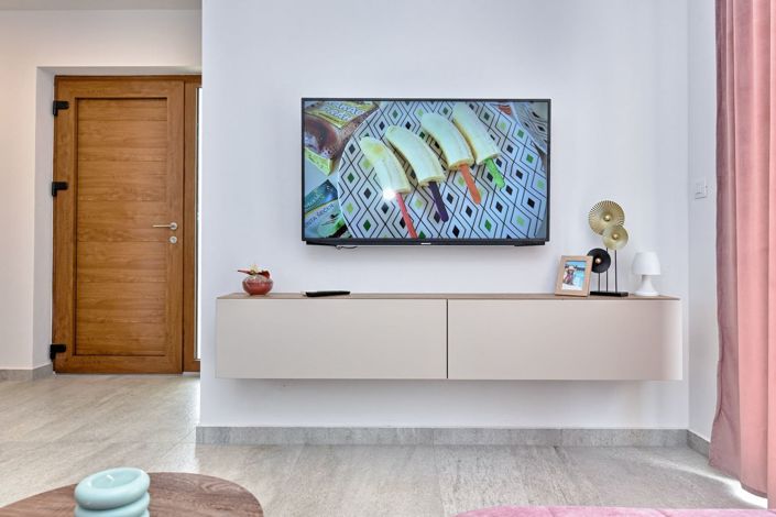 Image No.16-3 Bed Property for sale