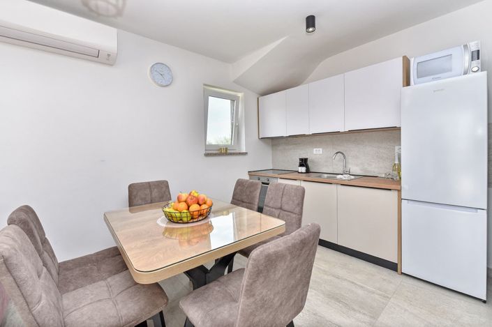 Image No.18-3 Bed Property for sale