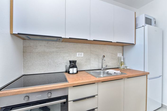 Image No.19-3 Bed Property for sale