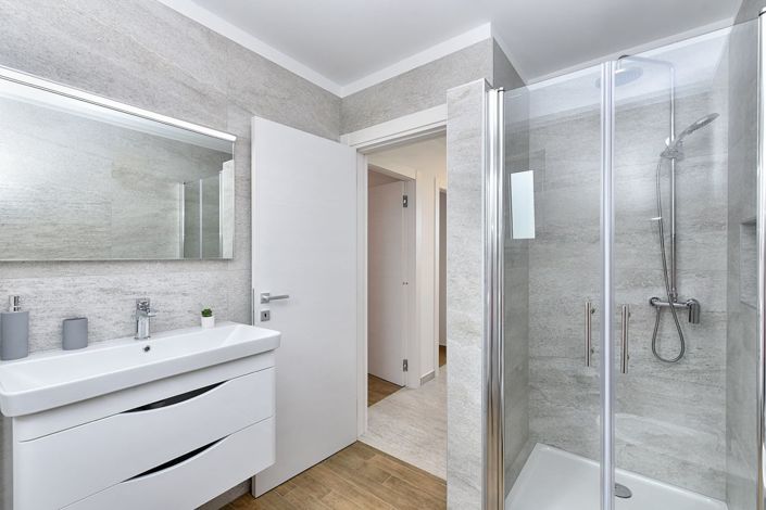 Image No.22-3 Bed Property for sale