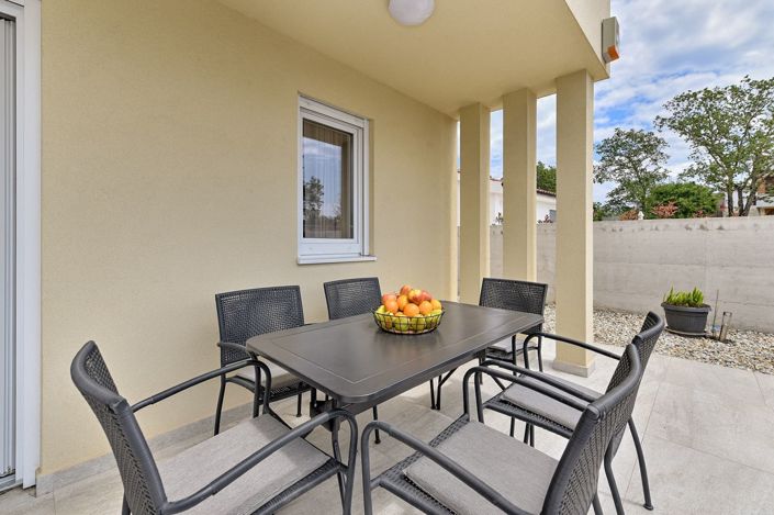 Image No.8-3 Bed Property for sale