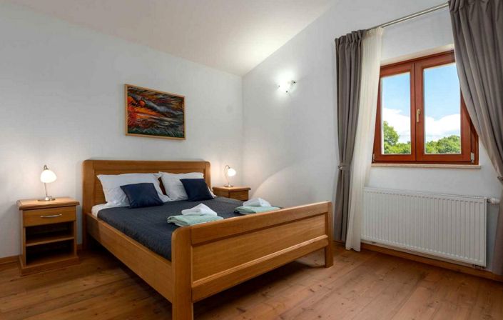 Image No.16-3 Bed Property for sale