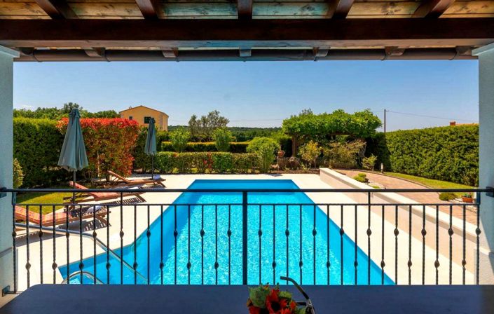 Image No.8-3 Bed Property for sale