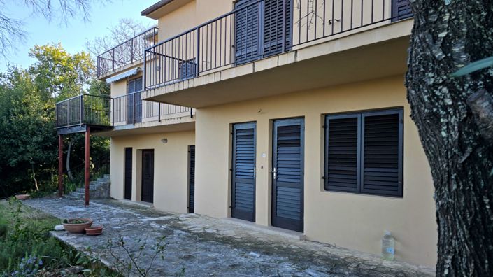 Image No.14-12 Bed Property for sale