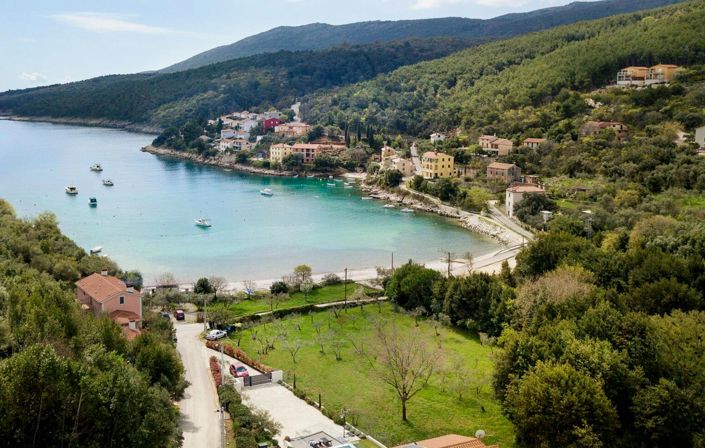 Image No.18-12 Bed Property for sale