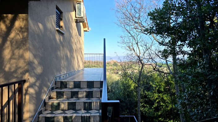 Image No.5-12 Bed Property for sale