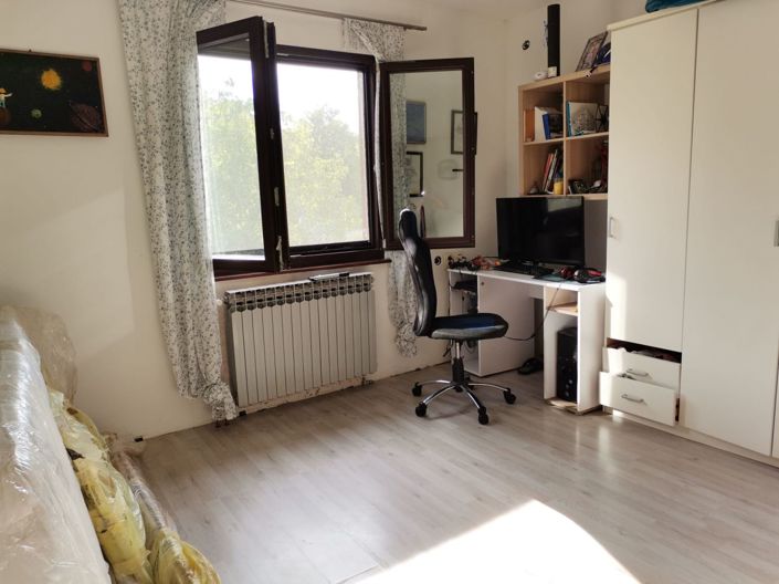 Image No.11-6 Bed Property for sale