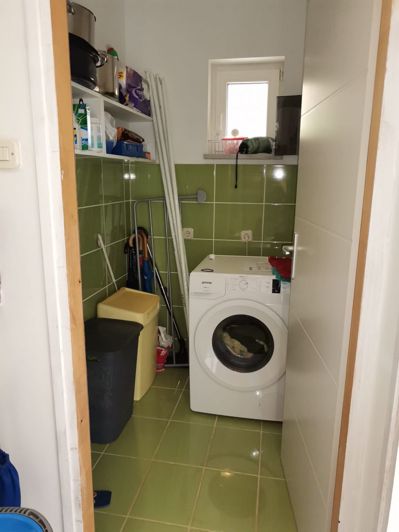 Image No.12-6 Bed Property for sale