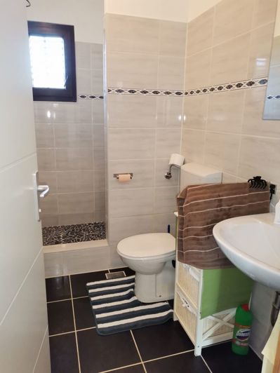 Image No.13-6 Bed Property for sale