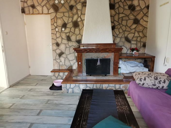 Image No.18-6 Bed Property for sale