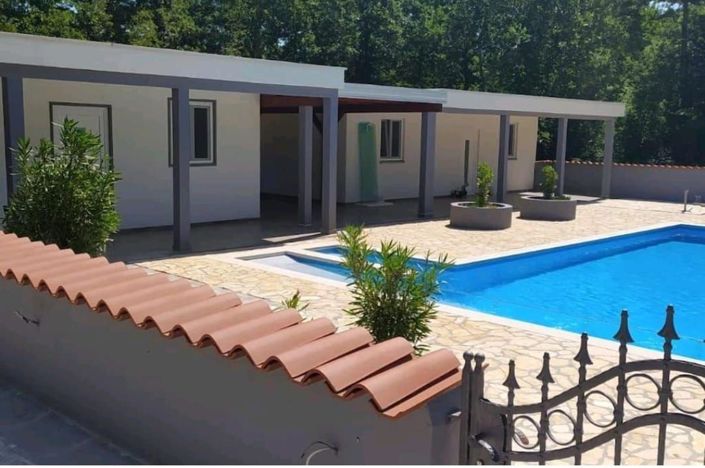 Image No.3-6 Bed Property for sale