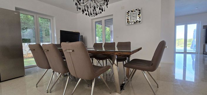 Image No.16-4 Bed Property for sale