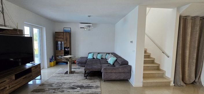 Image No.20-4 Bed Property for sale