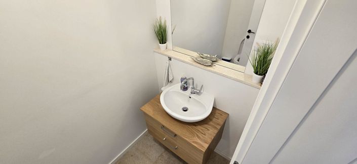 Image No.22-4 Bed Property for sale