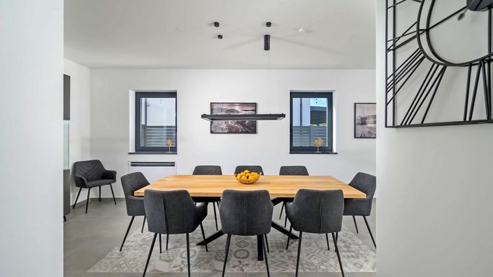 Image No.16-4 Bed Property for sale