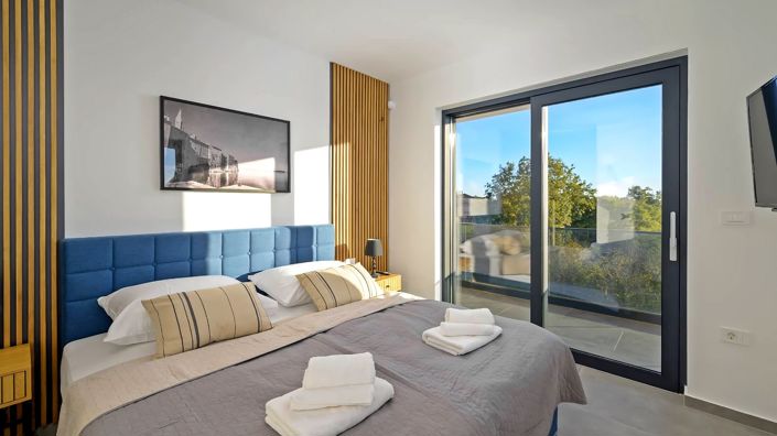 Image No.22-4 Bed Property for sale