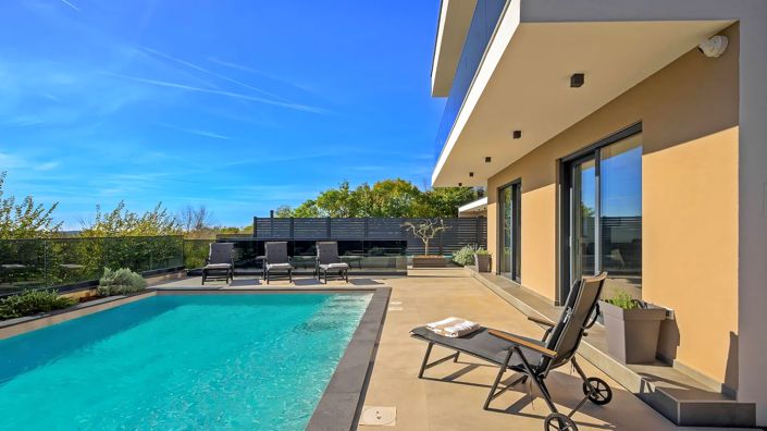 Image No.3-4 Bed Property for sale