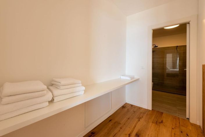 Image No.15-3 Bed Property for sale