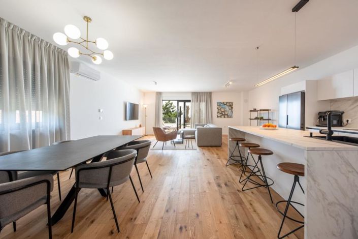 Image No.7-3 Bed Property for sale