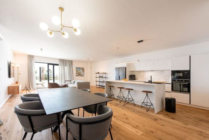 Image No.8-3 Bed Property for sale