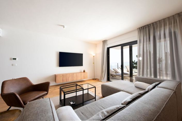 Image No.9-3 Bed Property for sale