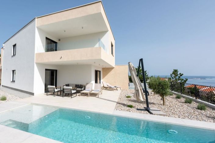Image No.1-3 Bed Property for sale