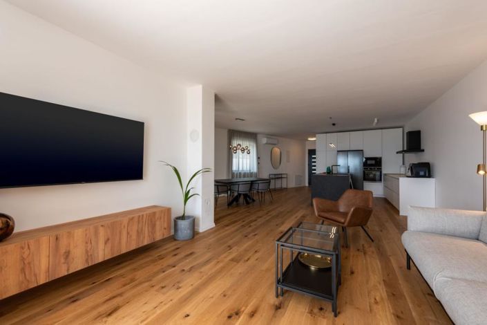 Image No.6-3 Bed Property for sale