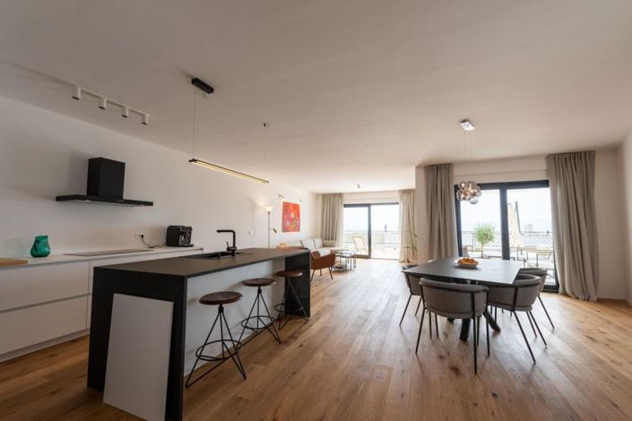 Image No.9-3 Bed Property for sale